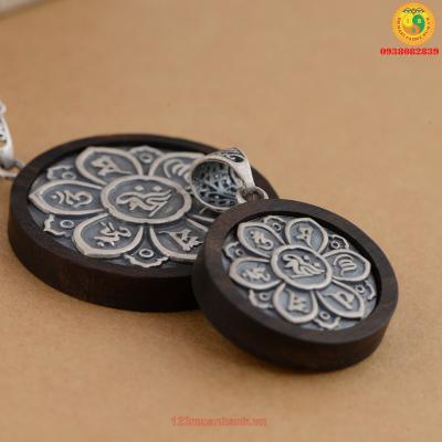 Mặt dây chuyền khắc Om Mani Padme Hum C